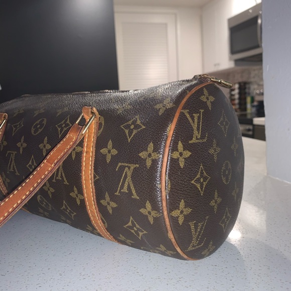 LOUIS VUITTON
Monogram Papillon 26 - Picture 3 of 14
